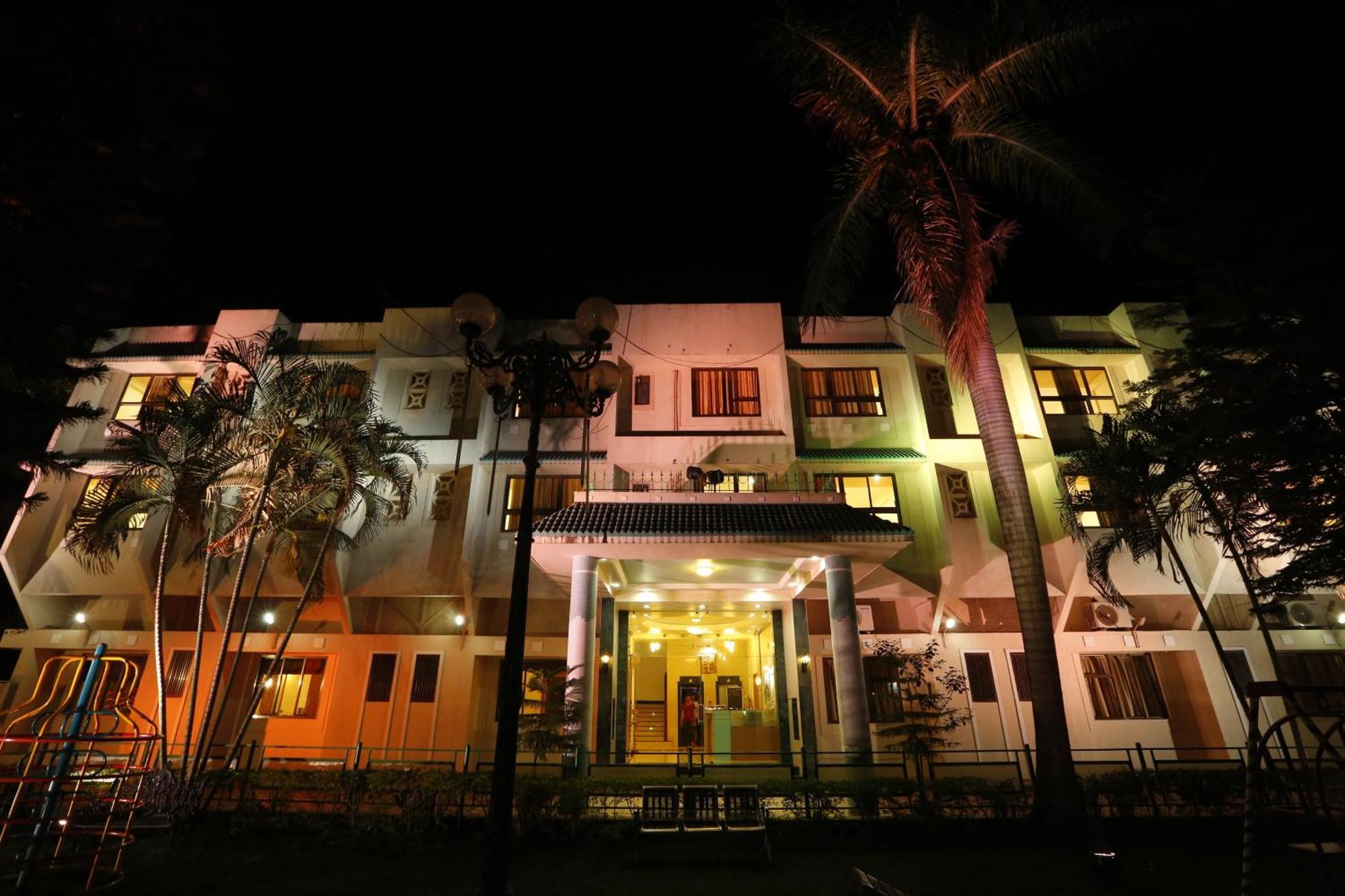 Hotel Ravikiran Alibaug Алибаг Экстерьер фото