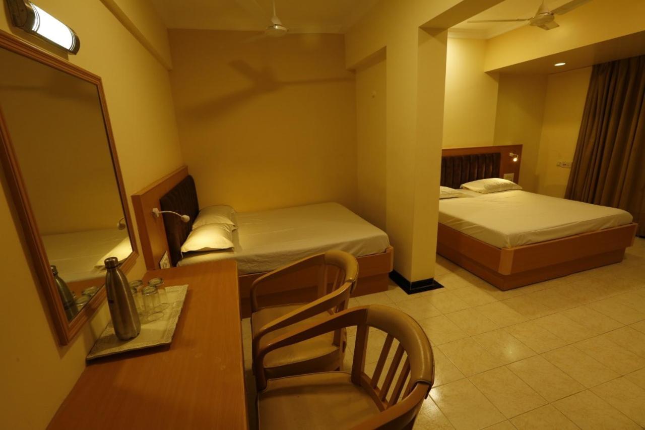 Hotel Ravikiran Alibaug Алибаг Экстерьер фото